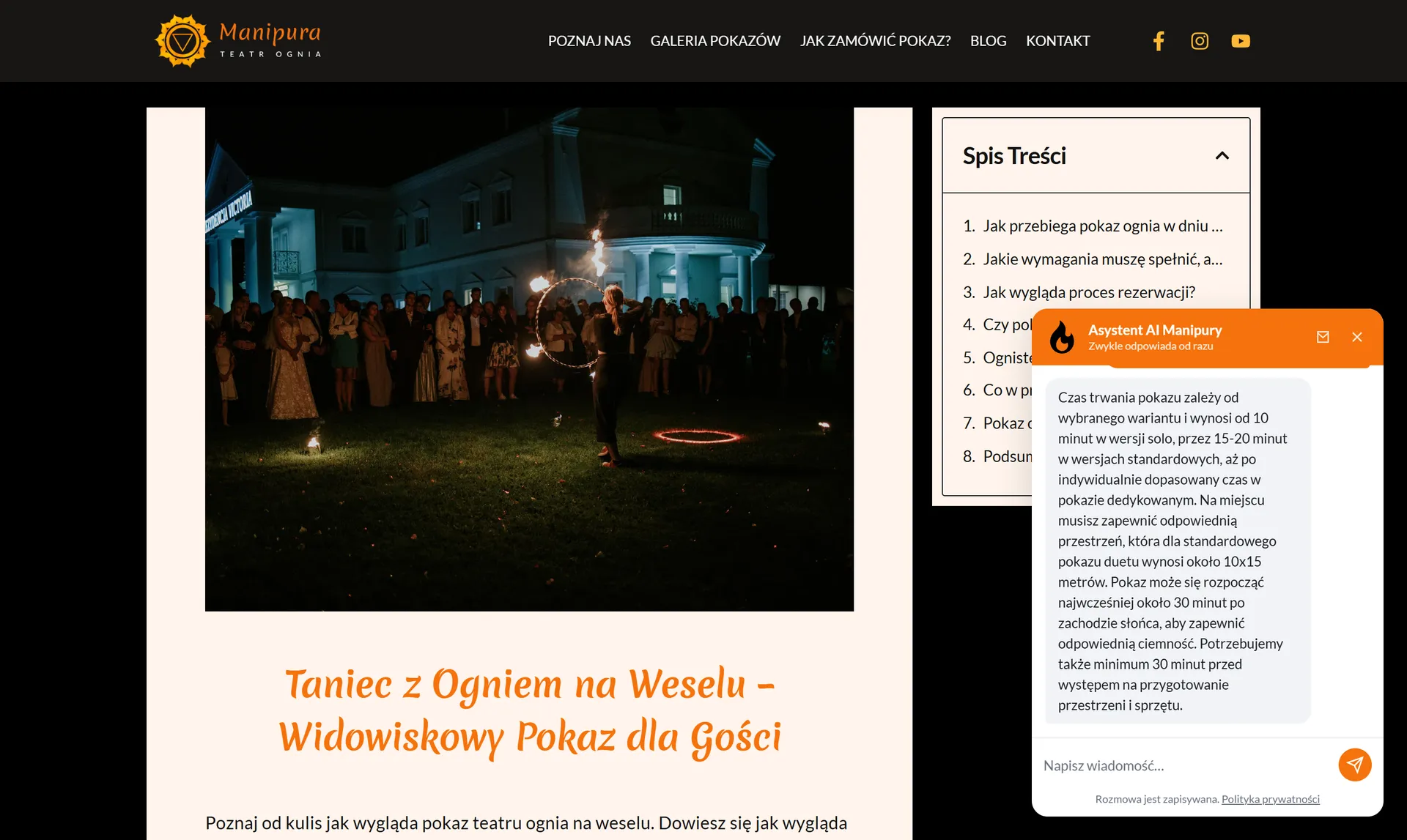 Okno czatu po zadaniu pytania „Ile trwa pokaz i co muszę zapewnić na miejscu?”. Bot odpowiada konkretami: czas od 10 do 20 minut, wymagana przestrzeń około 10 na 15 metrów, start najwcześniej 30 minut po zachodzie słońca i pół godziny na przygotowanie sprzętu